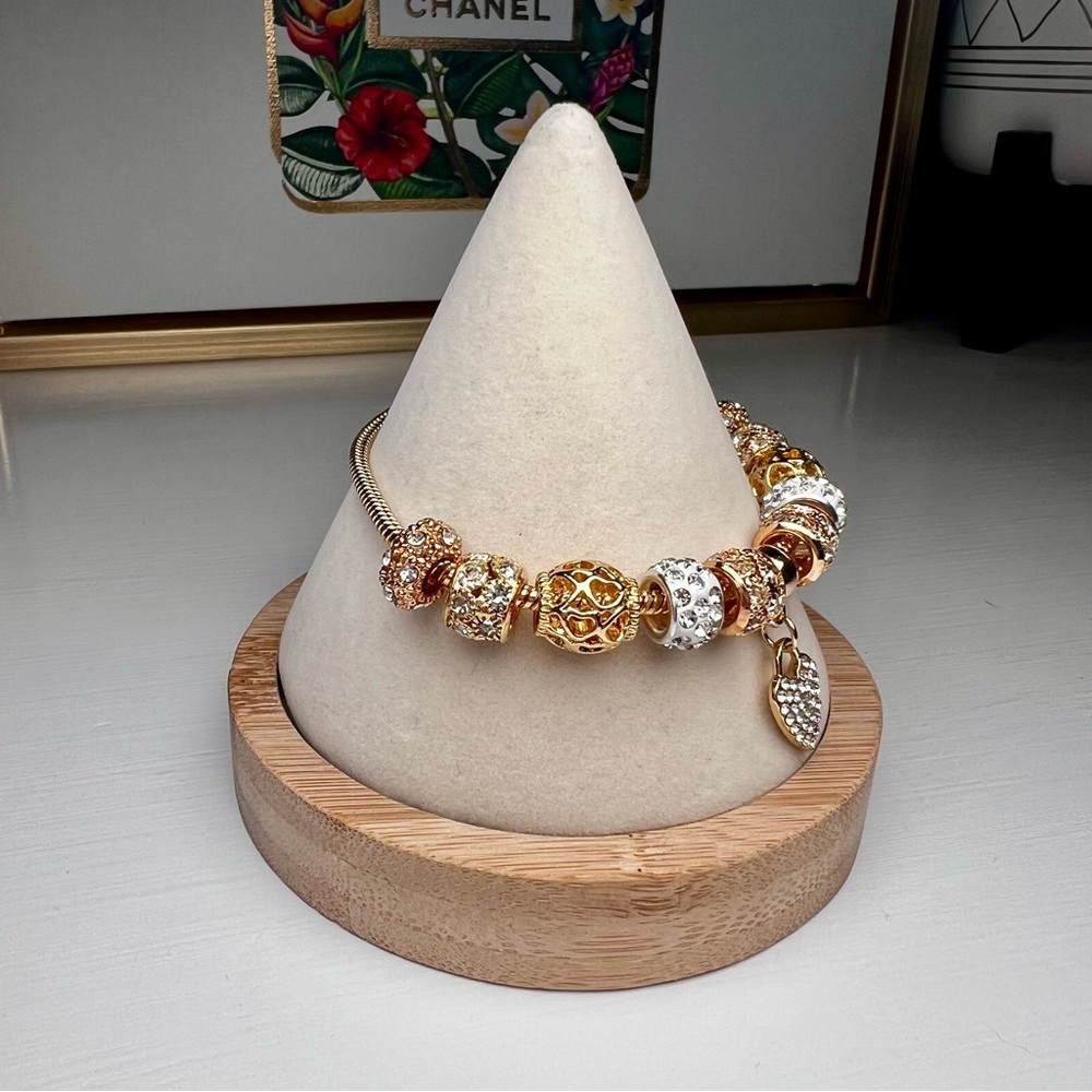 Gold Heart Charm Adjustable Bracelet Crystal Beads Romantic Glam Classy Elegant - Picture 3 of 5